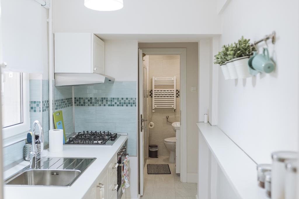 River View - Old City Apartment Bukares Bagian luar foto