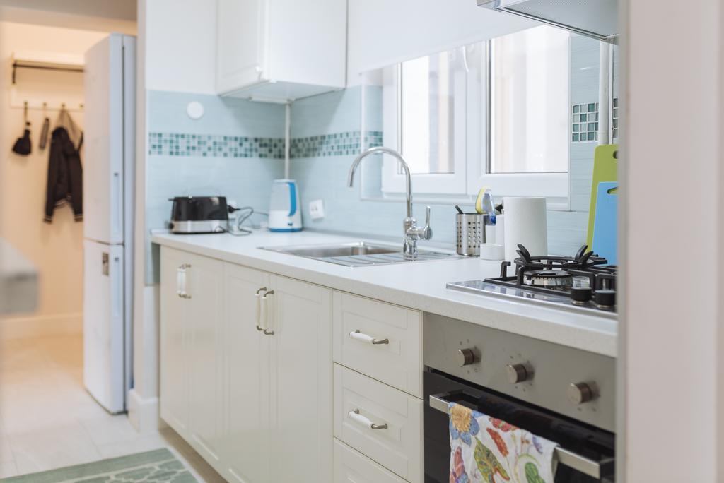 River View - Old City Apartment Bukares Bagian luar foto