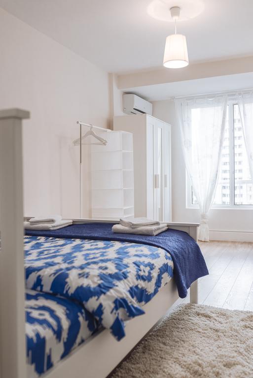River View - Old City Apartment Bukares Bagian luar foto