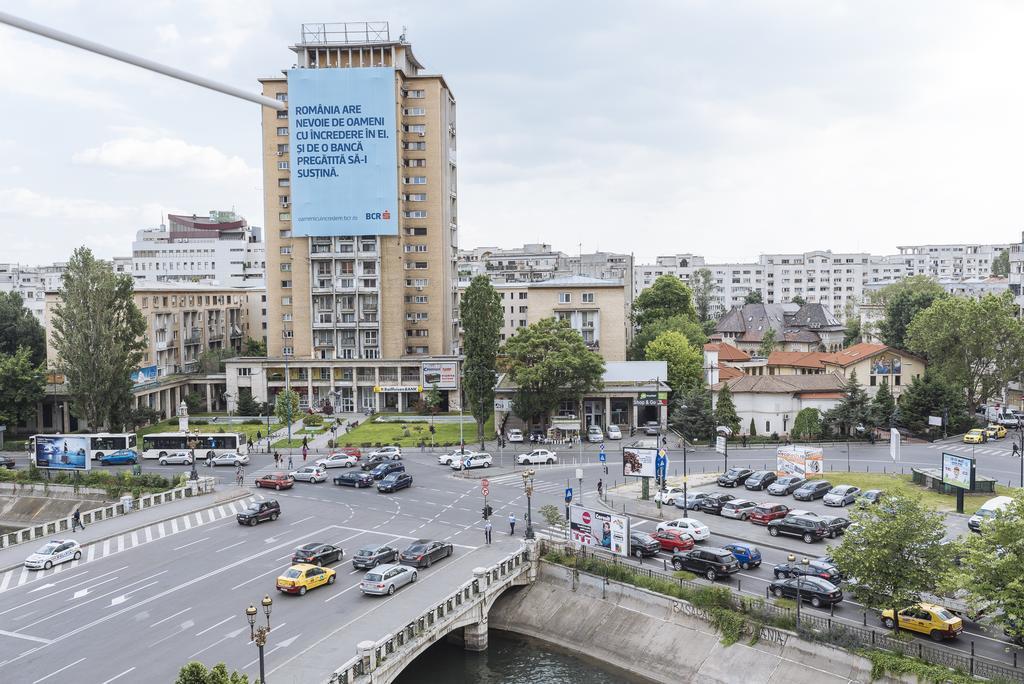 River View - Old City Apartment Bukares Bagian luar foto